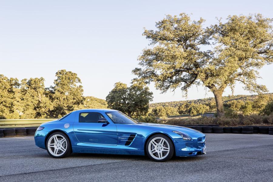  Mercedes-Benz SLS AMG Electric Drive concept 2012 года  (фото 29 из 30)